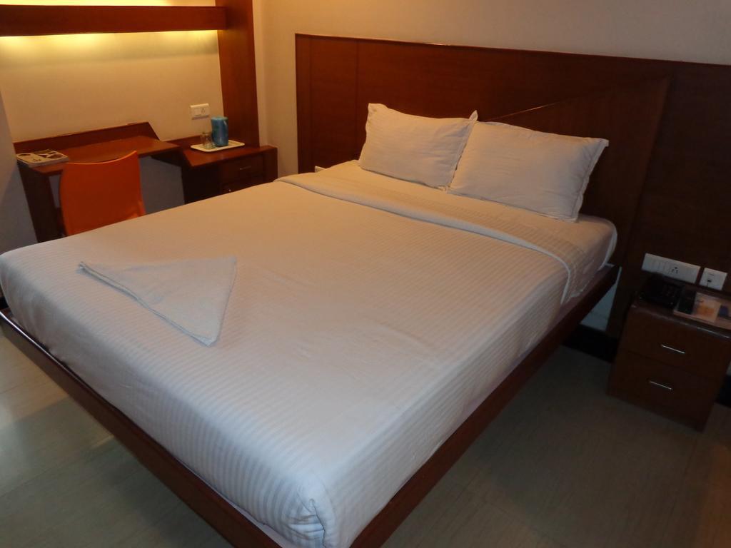 Sanu International Hotel Namakkal Phòng bức ảnh